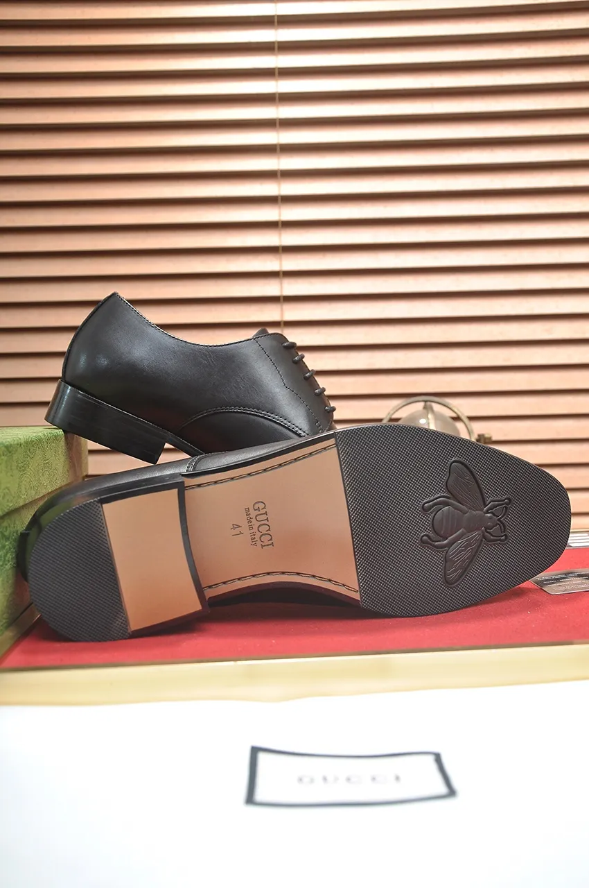 Men's shoes💰500💶Italy's top luxury men's shoe giant (GUCCI) (Gucci) (full cowhide lining) new arrival🍃Original European style🔰 Pleasant to the eye😍In order to make the shoes more durable and non-deformable🌀The production continues to follow traditional methods but there is still no lack of innovation💪Choose original sheepskin for the leather♻️ Smooth and natural And extra bright ⭐Made of imported cowhide, the first choice of rich people 38-45 (45 customized)